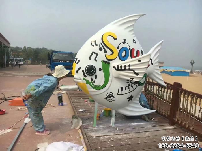 玻璃鋼售樓處金魚雕塑 商業(yè)街仿真雕塑 海洋生物擺件