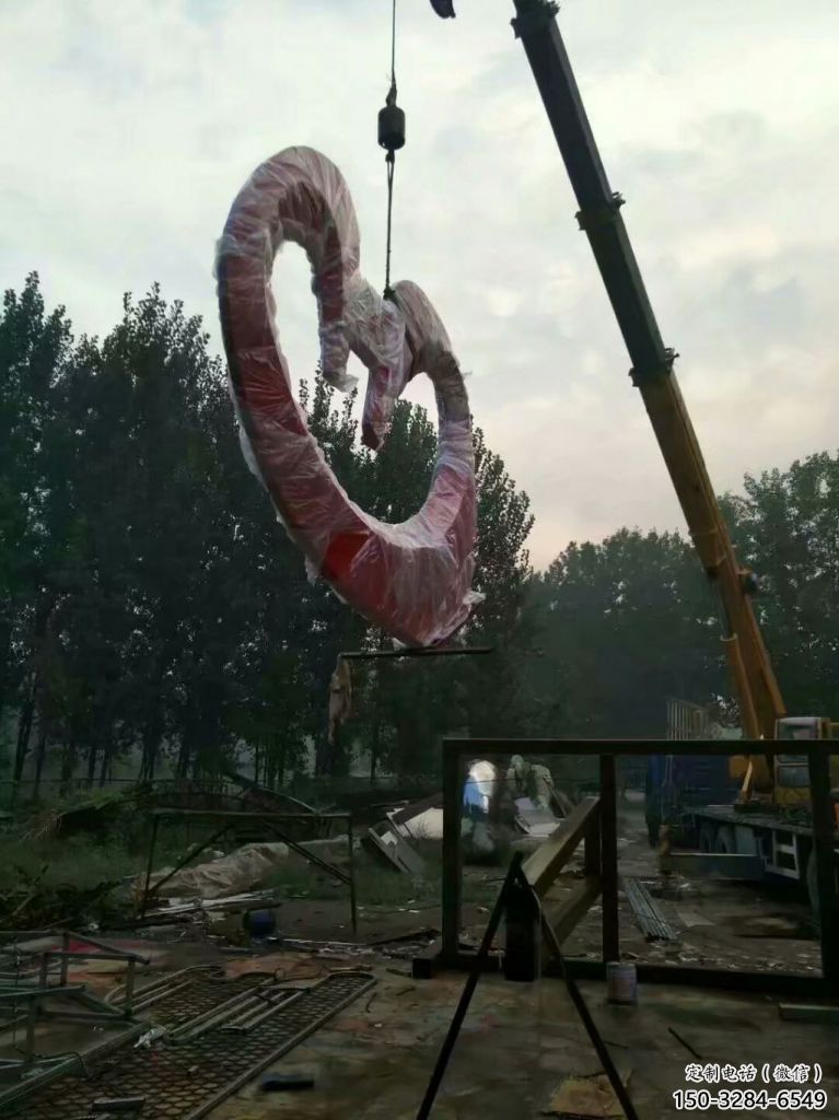 大型商場(chǎng)心形雕塑 仿真桃心雕塑 烤漆愛情雕塑