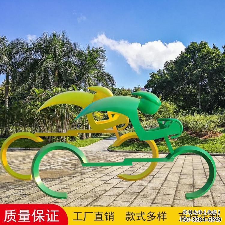 大型賽車雕塑 鍛造發光賽車人雕塑 房地產體育雕塑