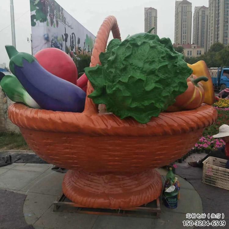 果籃擺件批發(fā)，地標擺件，鐵藝果籃雕塑生產(chǎn)商