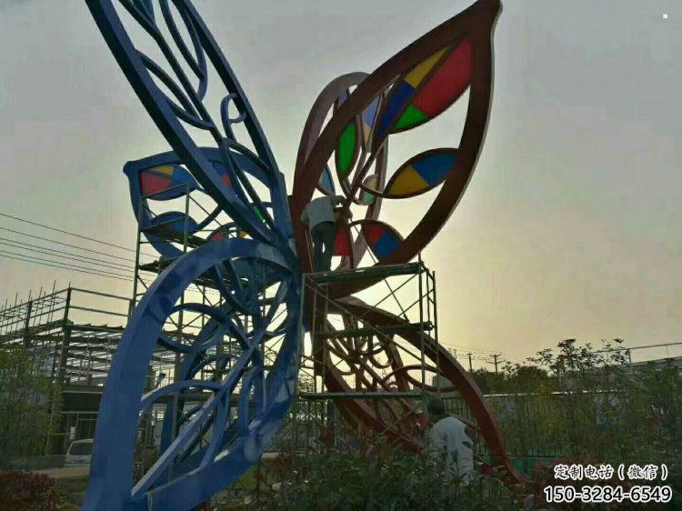 燈光樹葉景觀雕塑，小區(qū)雕塑，景觀燈光樹葉雕塑提供