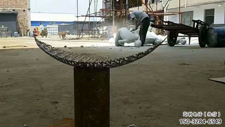 鏤空樹(shù)葉雕塑制作，公園小品，鏡面鏤空樹(shù)葉雕塑優(yōu)選