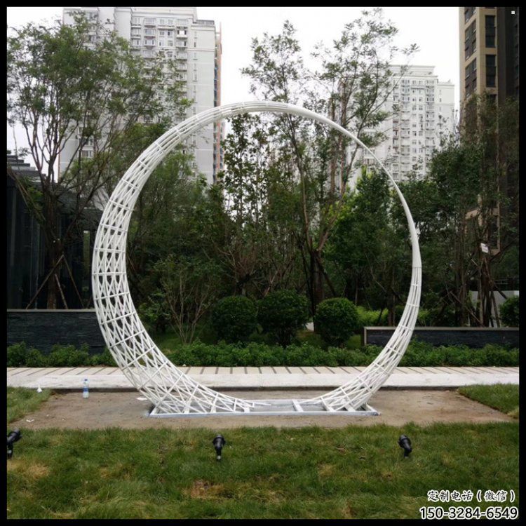 月牙雕塑制造，歐式風(fēng)格，鏤空月牙雕塑廠家定價