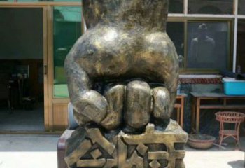 定安握拳雕塑訂做，歐式風(fēng)格，玻璃鋼握拳雕塑廠家選定